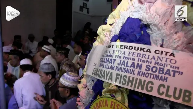 Wakil Gubernur Jawa Timur, Syifullah Yusuf mendatangi rumah duka Deryl Fida Febrianto, salah satu korban jatuhnya pesawat Lion Air JT 610, Rabu (31/10) malam.