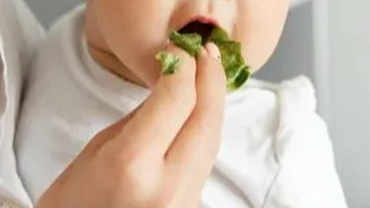 Memberikan makanan bayi bukanlah hal yang sembarangan.