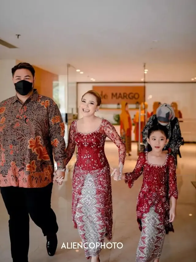 6 Potret Kebersamaan Ivan Gunawan dan Bilqis Anak Ayu Ting Ting, Akrab Banget