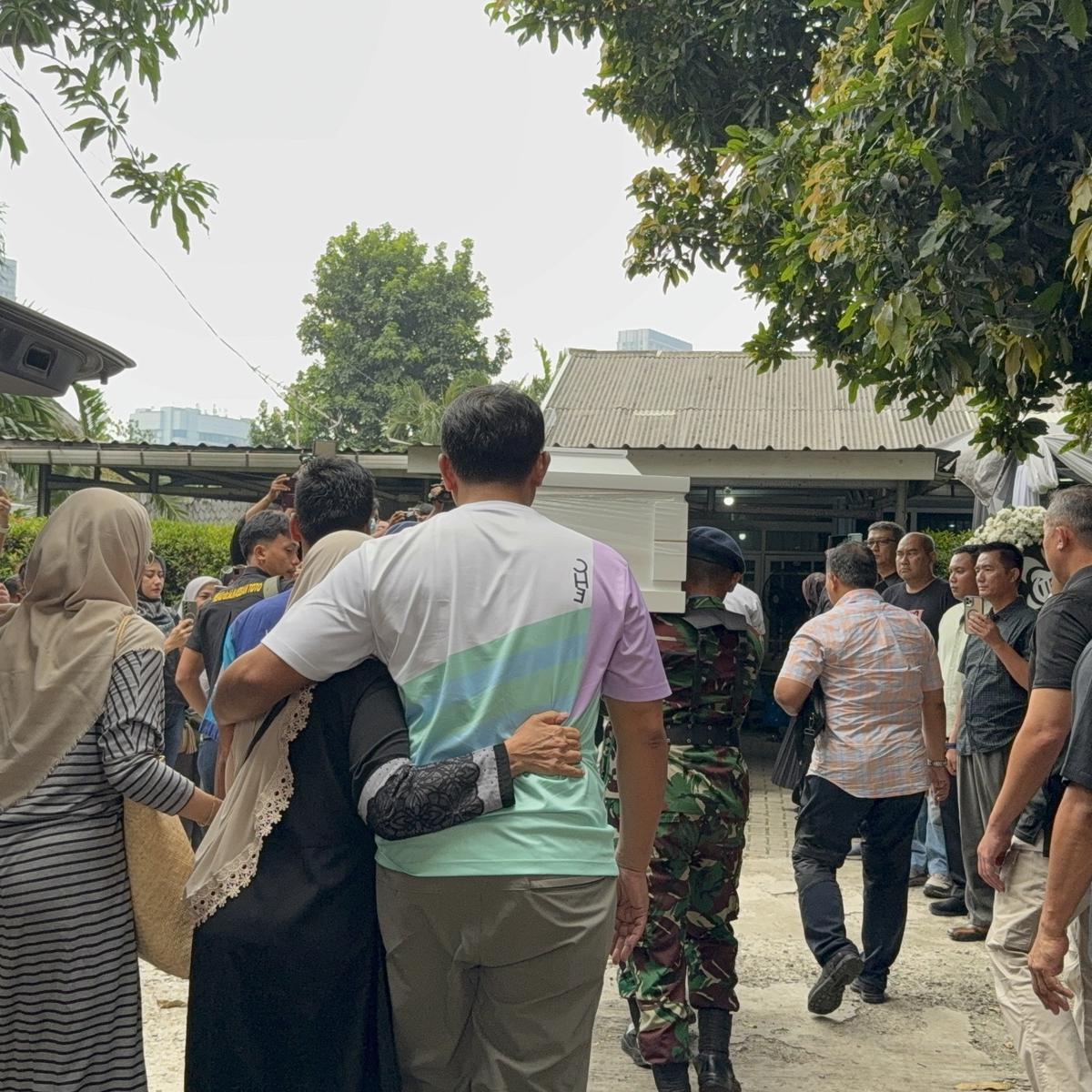 Jenazah Jenazah Marsma TNI Fajar Adrianto Tiba di Rumah Duka