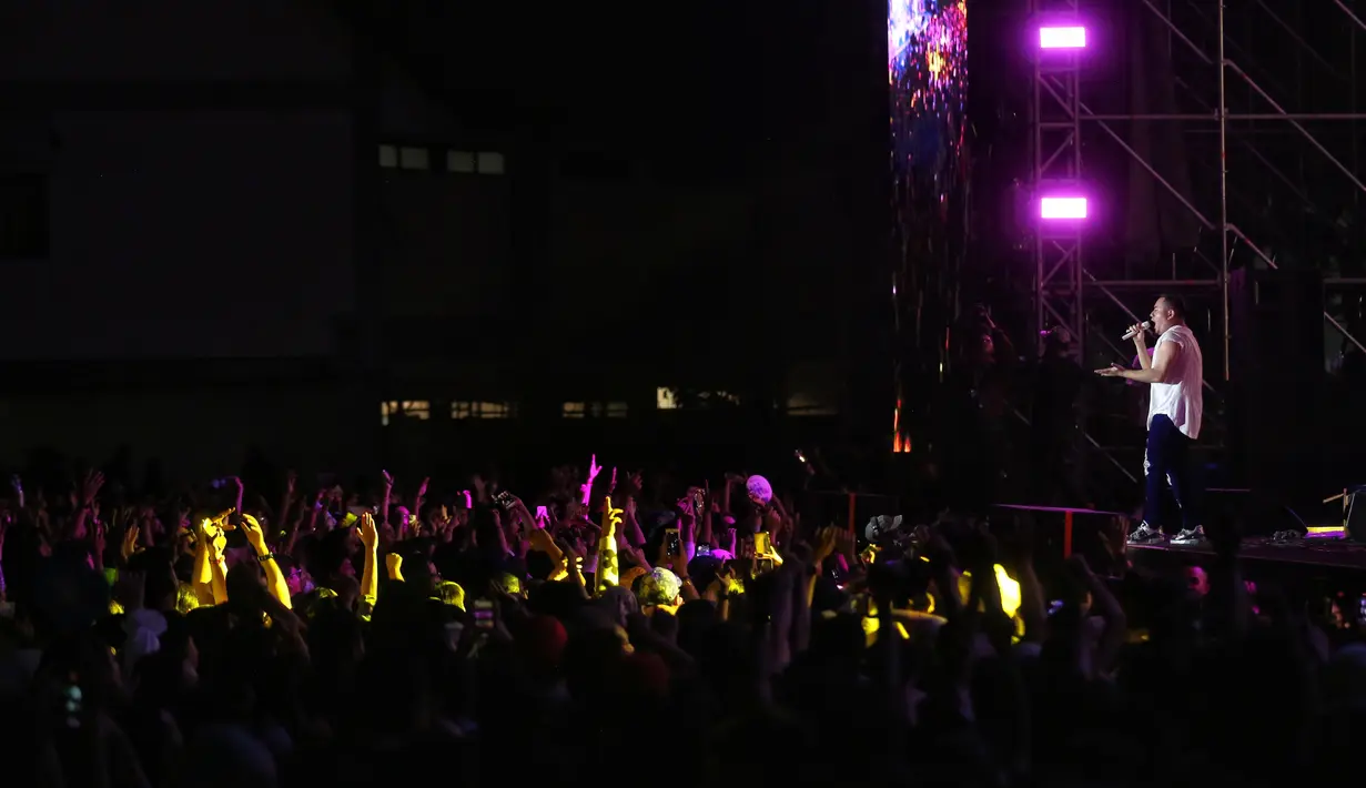 <p>Aksi panggung King Nassar di Synchronize Fest 2022 (foto: Adrian Utama Putra)</p>