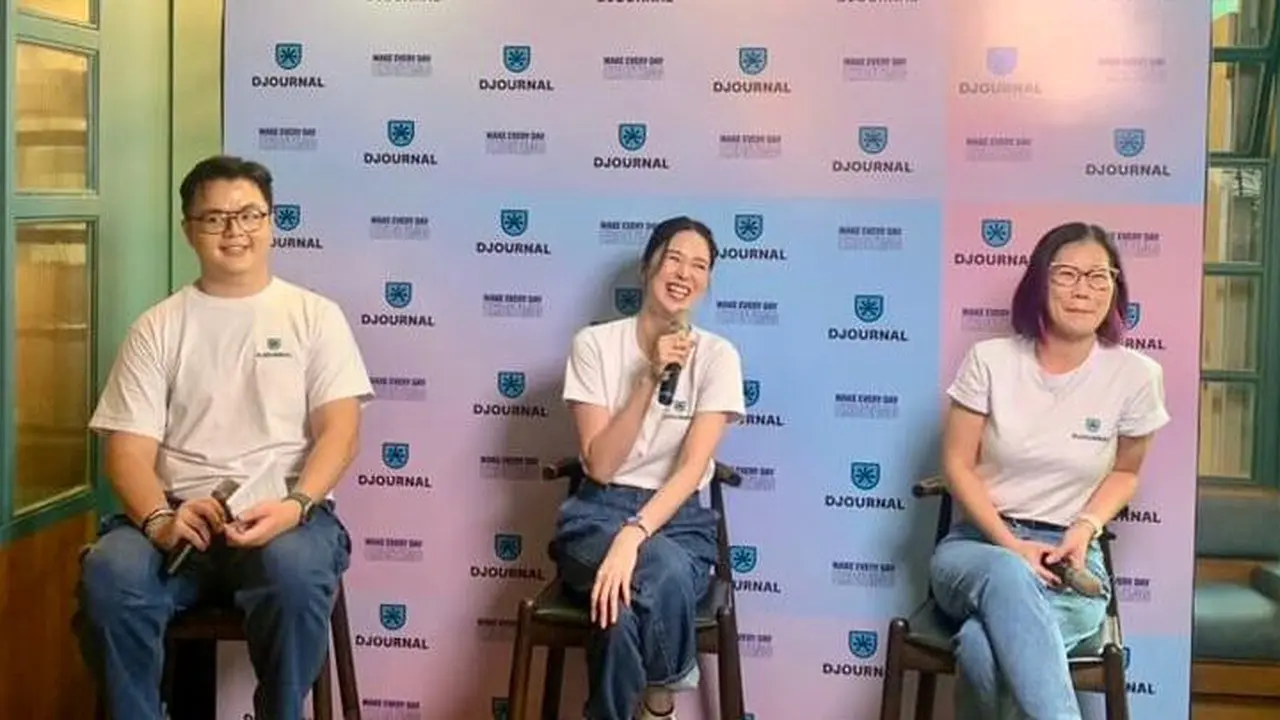 Sesi talkshow Djournal Coffe bersama Laura Basuki di Jakarta 2024