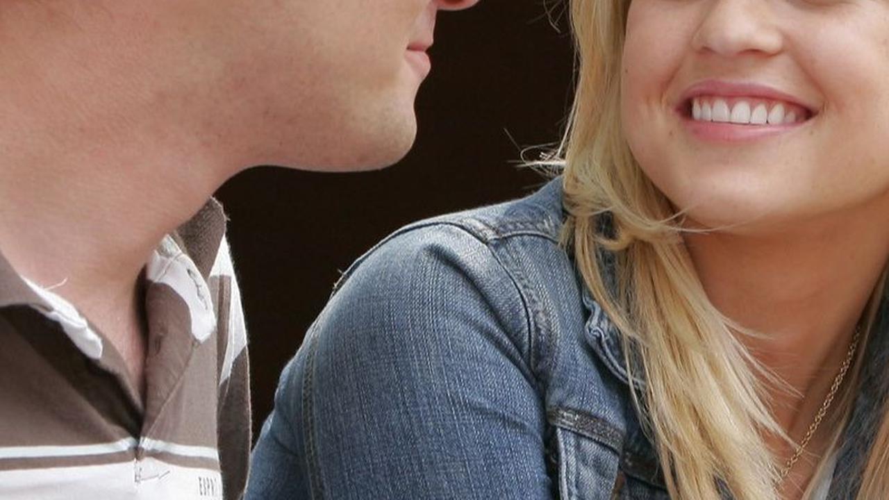 Ucapan Happy Anniversary Simple untuk Pacar