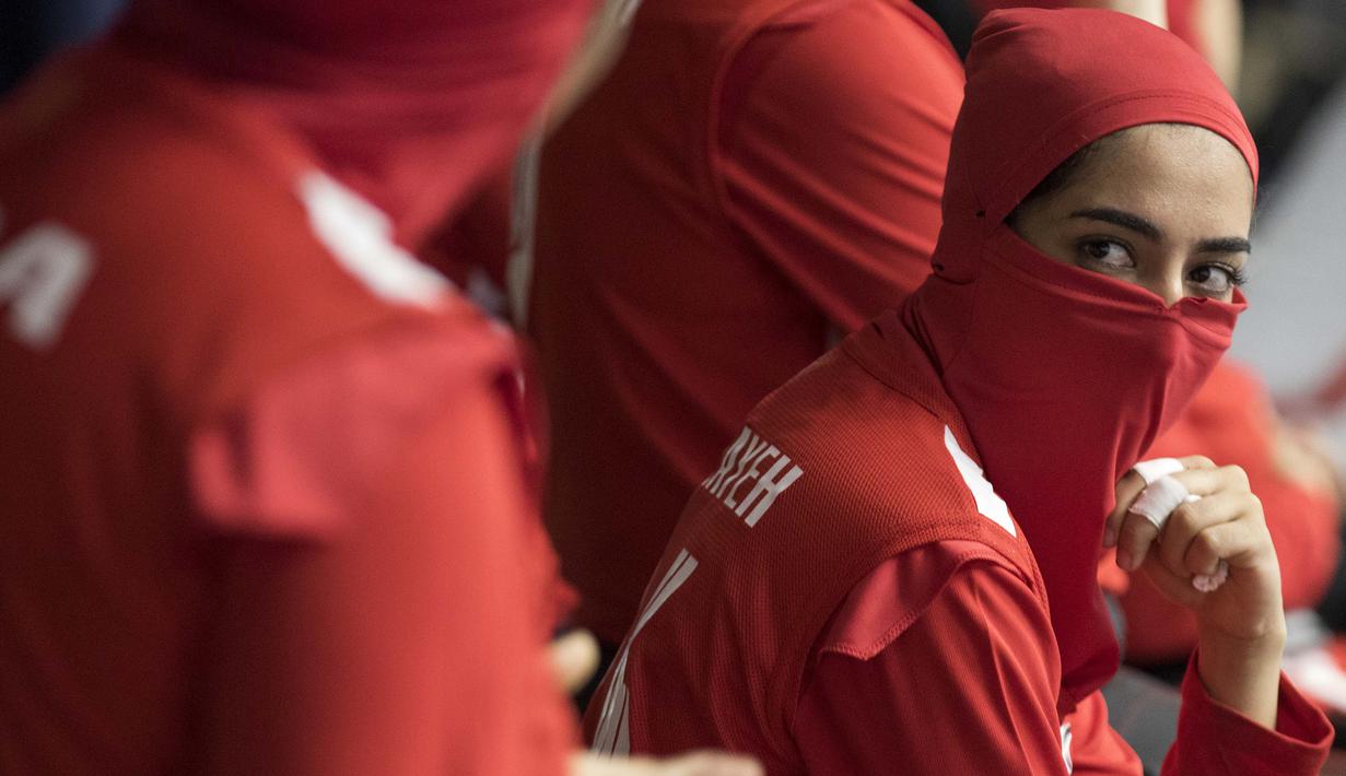 Somayeh Kohzadpour atlet basket putri Iran pada Asian Para Games 2018 di Hall Basket, Senayan, Minggu (7/10/2018).  (Bola.com/Peksi Cahyo)