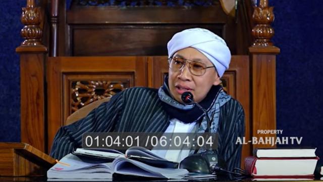 Benarkah Salat Idulfitri Sah Meski Pakai Makeup? Simak Penjelasan Para Ulama