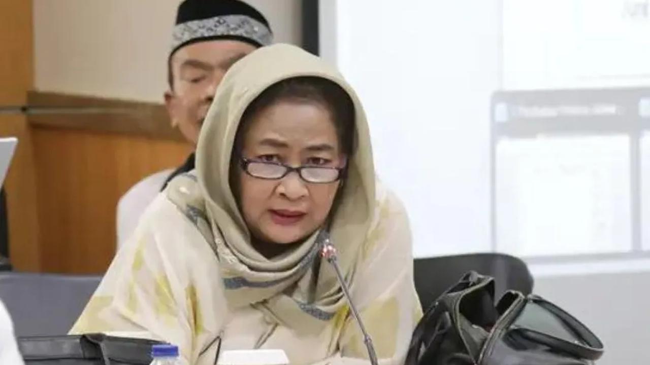 Anggota DPRD Fraksi PDIP Cinta Mega yang diduga kedapatan main judi online slot saat rapat paripurna telah diperiksa oleh DPP PDIP Bidang Kehormatan. Klarifikasi digelar di kantor DPP PDIP, Jalan Diponegoro, Jakarta, Jumat (28/7).