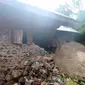 Tanah Longsor di Kota Gorontalo yang menimpa salah satu rumah Warga (Arfandi Ibrahim/Liputan6.com)
