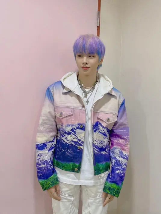Kang Daniel juga berhasil mendirikan agensi yang ia beri nama Konnect Entertainment di tahun 2019. (FOTO: instagram.com/daniel.k.here/)