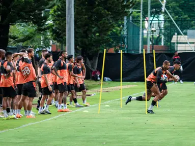 Persija Jakarta harus banyak kehilangan pemain menjelang laga melawan Persebaya Surabaya dalam laga lanjutan BRI Super League 2025/2026. (Bola.com/Bagaskara Lazuardi)