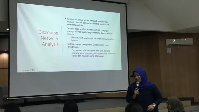 Penyampaian Discourse Network Analysis oleh Yurdhina Meilissa, Policy and Planning Specialist CISDI