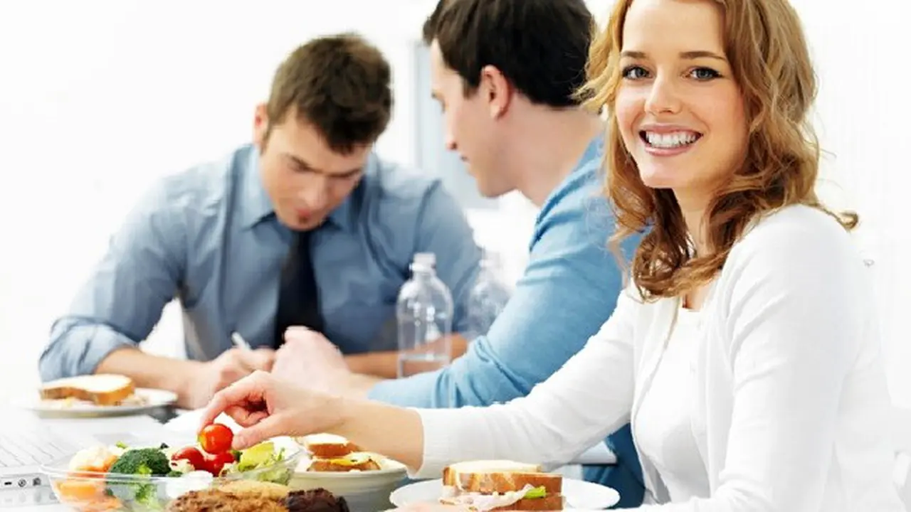 7 Hal Ini Dilakukan Orang Sukses Sebelum Makan Siang