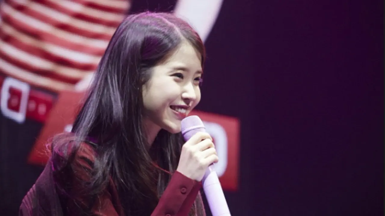 IU