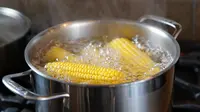 How Long to Boil Corn: Fresh and Frozen Corn
