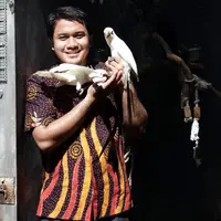 Suryo Wahyu Raharjo  bersahabat dengan Silvi Ananda sejak terpilih sebagai Putra-Putri Solo tahun 2009