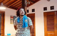 Masih Ingat dengan Sosok Isa Bajaj? Kini Pilih Balik Kampung Buka Warung