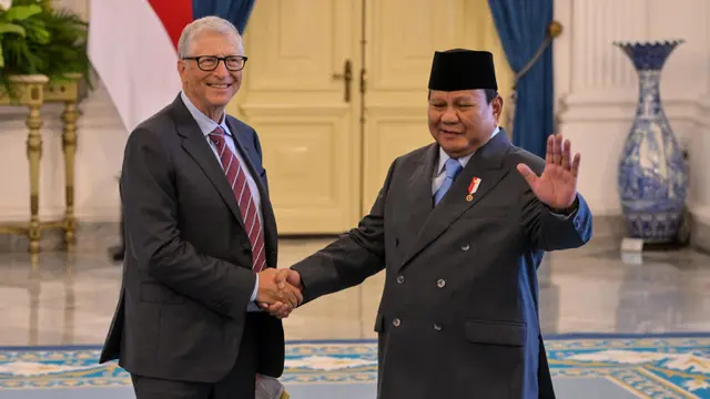 Momen Presiden Prabowo Ajak Bill Gates Tinjau Langsung Pelaksanaan Program Makan Bergizi Gratis