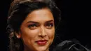 Wanita 29 tahun ini bukan hanya terpilih menjadi Aktris Bollywood Terseksi, namun juga Aktris Terbaik mengalahkan Priyanka Chopra dan Kangana Ranaut. (Bintang/EPA)