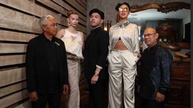 Mempromosikan Industri Fesyen dan Desainer Indonesia di Pasar Internasional Lewat New York Fashion Week.