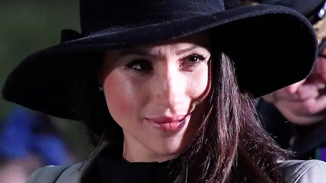Meghan Markle Tampil Cantik Dengan Topi Hitam di Anzac Day