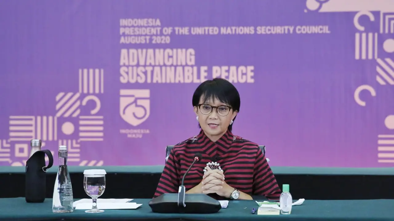 Menlu Retno dalam press briefing virtual bersama dengan awak media pada Kamis, 13 Agustus 2020.