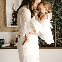 Bagaimana caranya menjadi orangtua yang sadar diri? Temukan jawabannya di Fimelahood Mindful Parenting, 11 Juli 2019. (Sumber foto: unsplash.com/Jonathan Borba)