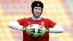 Beberapa fakta rahasia yang terungkap mengenai alasan Petr Cech memlilh hengkang dari Chelsea menjadi kiper Arsenal.