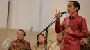 Presiden Jokowi memberikan pidato saat raker dengan Gubernur dan Bupati/Walikota di Istana Negara, Jakarta, Rabu (21/10/2015). Raker membahas Pilkada Langsung 2015, serapan anggaran di daerah dan dana desa. (Liputan6.com/Faizal Fanani)