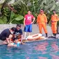 Kantor SAR Kendari melatih belasan karyawan hotel di Kendari memberikan pertolongan pertama pada pengunjung hotel yang mengalami kecelakaan.(Liputan6.com/Ahmad Akbar Fua)