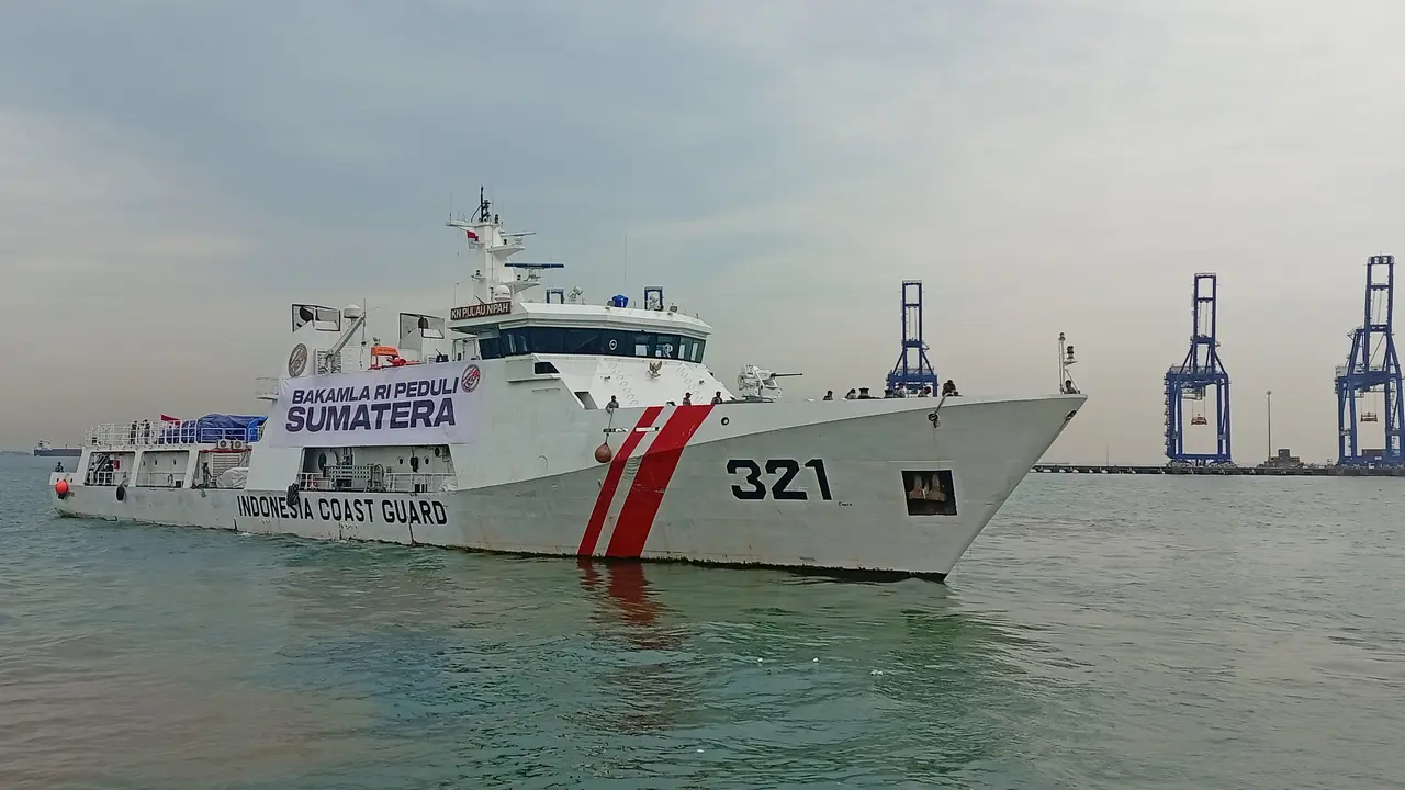 Kapal patroli milik Bakamla bergerak ke Aceh. (Liputan6.com/Ajang Nurdin)