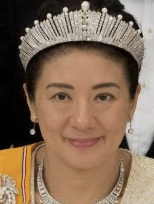 Dalam berpenampilan, ia memiliki gaya yang sangat anggun mengingatkan kita akan Putri Diana. [Foto: Pinterest]