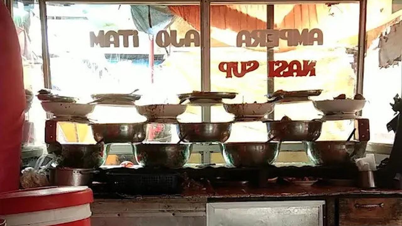 10 Rekomendasi Tempat Makan Enak Dekat Pasar Raya Padang 2025, Kuliner Wajib di Pusat Kota
