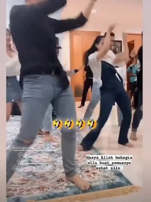 Jebolan LIDA dan D'Academy dari berbagai angkatan kumpul di rumah Lesti Kejora (Foto: Instagram/bundaami_harput)