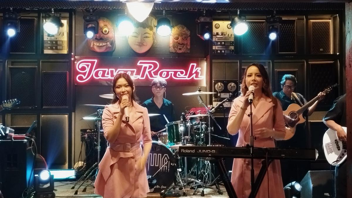 Bebi Romeo Perkuat Mini Album Suara Hati Duo Antonia, Bahas Kejujuran Hingga Harapan