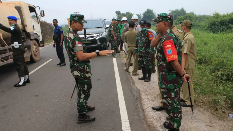 Tidak hanya di Kalimantan Barat, TNI juga menangani masalah kebakaran hutan dan lahan (Karhutla) di wilayah lain.