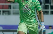 Sisi Lain Kiper Persebaya Ernando Ari yang Jarang Tersorot, Sikapnya kepada Keluarga dan Pacar Manis Banget