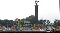 Deretan logo cabang olahraga Asian Games 2018 di Bundaran HI, Jakarta, (17/8/2017), Asian Games mengambil tema Energy Of Asia dan akan dibuka oleh Presiden Republik Indonesia Joko Widodo. (Bola.com/Nicklas Hanoatubun)
