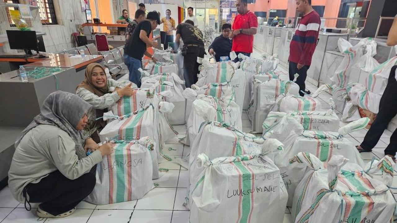 Pemprov Sulsel Kirim Bantuan Sembako dan Perlengkapan Bayi ke Korban Bencana di Sumatra