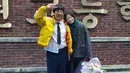 <p>Lee Jung Ha juga memperlihatkan kebersamaan dengan Han Hyo Joo. Keduanya memang begitu dekat. Bahkan di luar lokasi syuting saja, Hyo Joo tetap memanggilnya dengan sebutan "Adeul" yang berarti anakku (laki-laki). (Foto: Instagram/ jungha.km)</p>