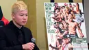 Kickboxer Jepang Tenshin Nasukawa mendengarkan pertanyaan awak media saat konferensi pers di Tokyo (29/12). Nasukawa akan melawan Floyd Mayweather Jr dalam pertandingan eksibisi tiga putaran di Jepang pada Malam Tahun Baru. (AP Photo/Eugene Hoshiko)