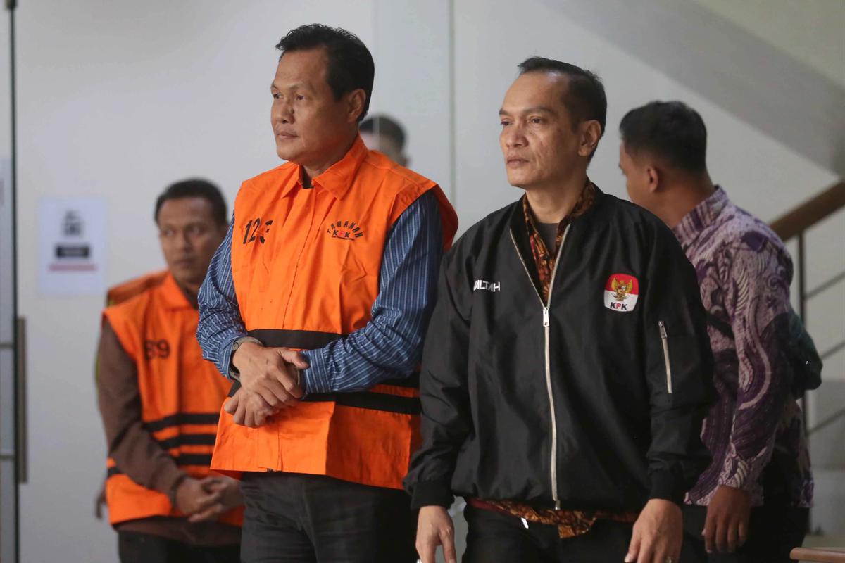 FOTO: KPK Tahan Bupati Muara Enim Usai OTT Dugaan Korupsi Disdikbud
