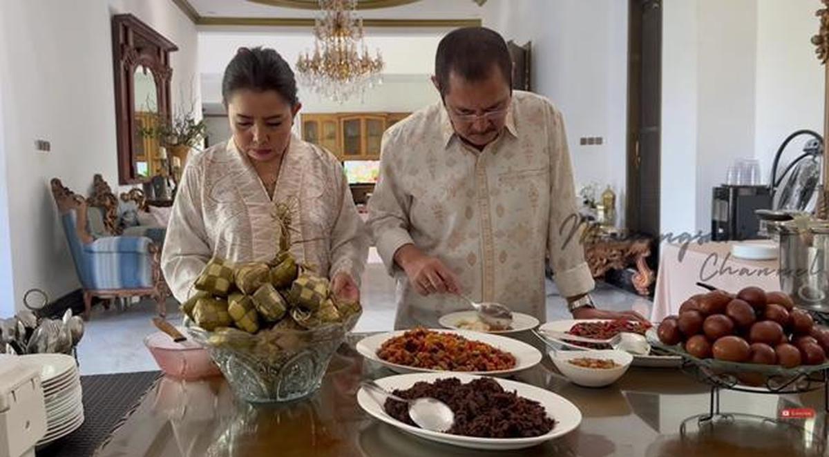 8 Potret Ruang Makan di Rumah Mayangsari dengan Konsep Klasik Modern