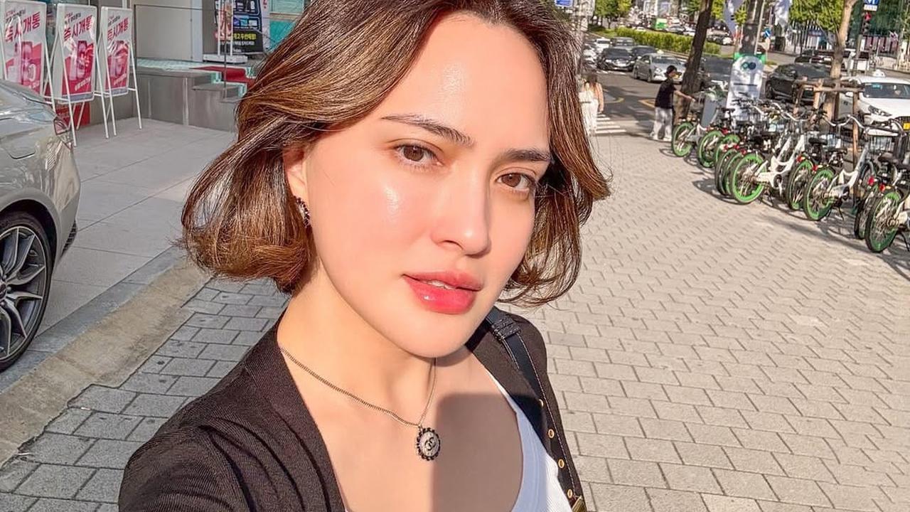 8 Artis yang Tetap Kompak dan Akur dengan Mantan Pasangannya