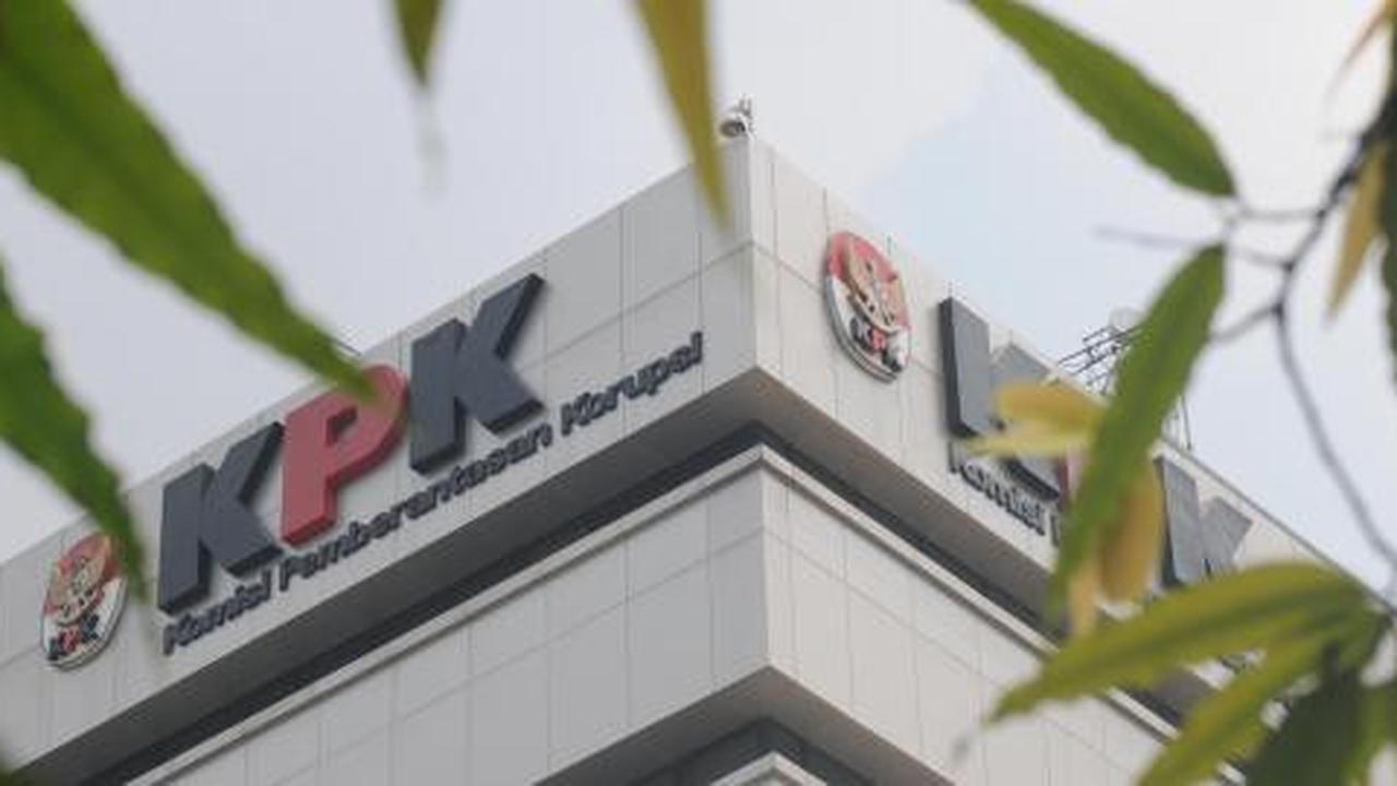 Peringati hari antikorupsi, spanduk raksasa selimuti KPK