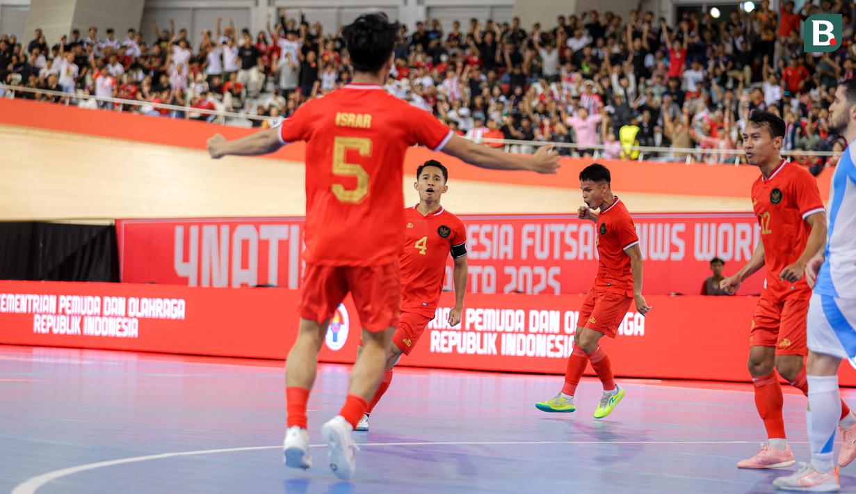 <p>Pemian Timnas Futsal Indonesia merayakan gol yang dicetak oleh Israr Megantara dalam laga lanjutan 4 Nations World Series 2025 melawan Argentina di Jakarta International Velodrome, Rawamangun, Sabtu (01/02/2025). (Bola.com/Bagaskara Lazuardi)</p>