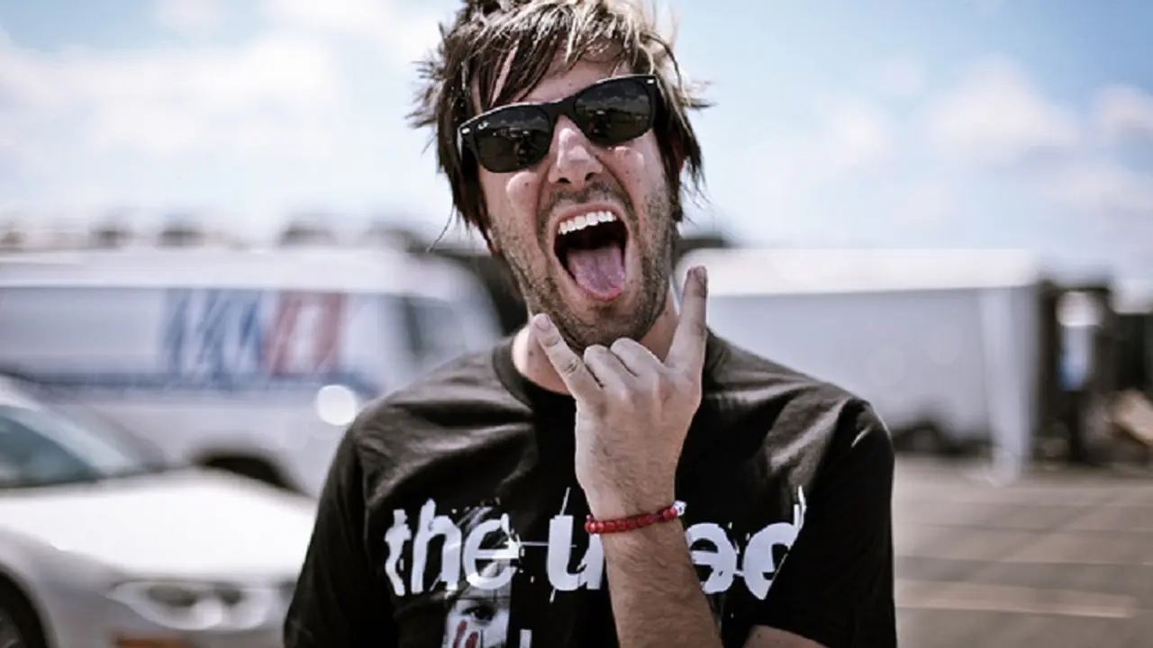 All Time Low Menyesal Punya Lagu Ini