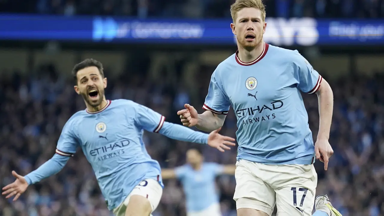Selebrasi pemain Manchester City saat melumat Arsenal