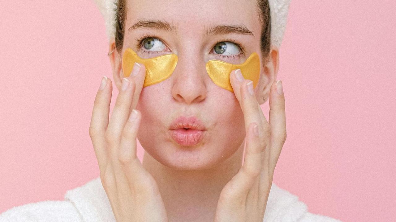 Penggunaan Masker Alami untuk Menghilangkan Mata Panda<br>