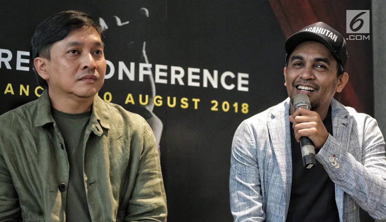 Musisi Yovie Widianto dengan Glenn Fredly memberi keterangan saat konferensi pers Konser Tanda Mata Glenn Fredly, Jakarta, Jumat (10/8). Konser tersebut akan digelar pada 30 September 2018 di Ciputra Artpreneur, Jakarta. (Liputaqn6.com/Faizal Fanani)