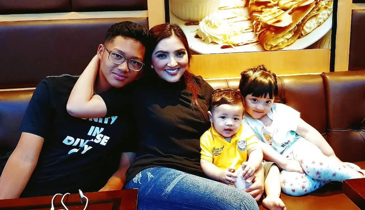 Ashanty dan Azriel Hermansyah (Instagram/azriel_hermansyah)