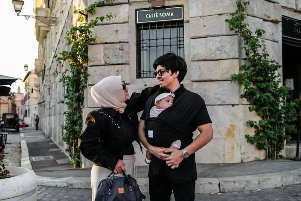 7 Gaya Aurel Hermansyah Jadi Cewek Kue hingga Cewek Mamba saat Liburan di Italia